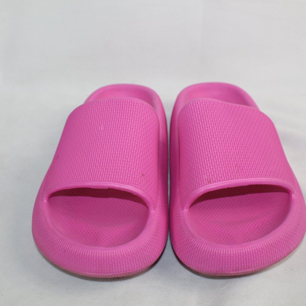 The Cushionaire Women's Feather Recovery Slide Sandal In Size 7 Hot Pink